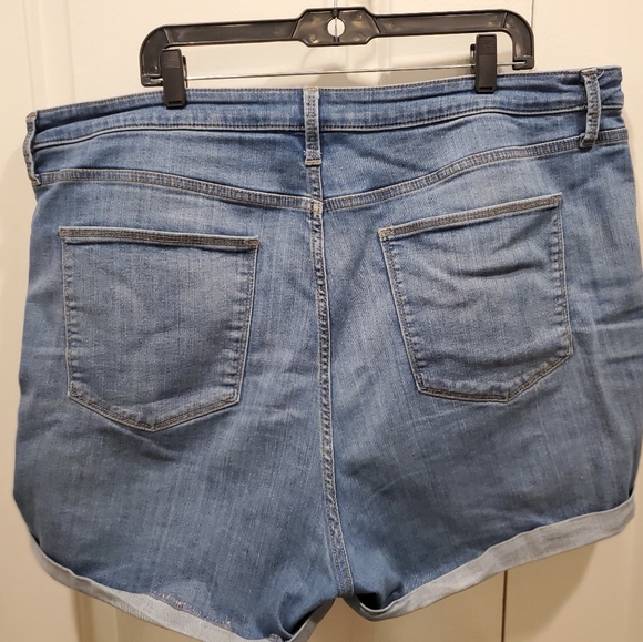 Universal Thread Plus Size Jean Shorts 22w - Picture 3 of 3
